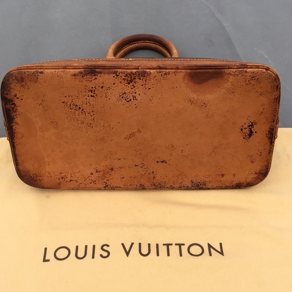 Louis Vuitton Alma Bag - Picture 4 of 8